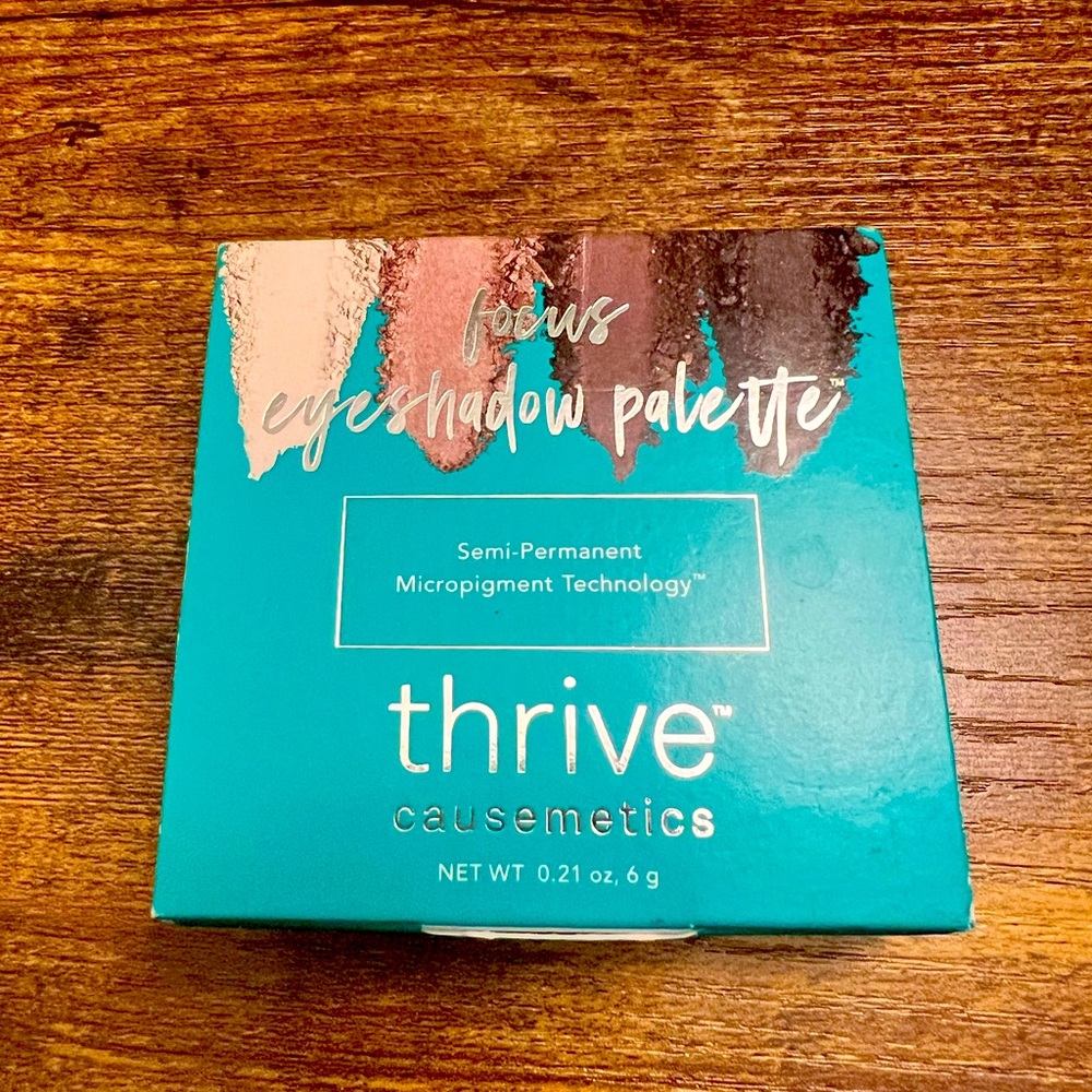 THRIVE eyeshadow palette